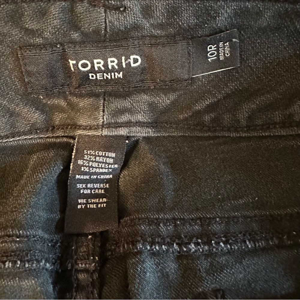 Torrid  Black Denim Skinny Jeans Sz 10R. VERY stretchy. - Picture 2 of 15